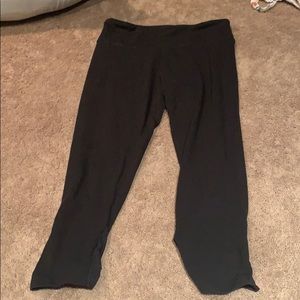 capri black leggings